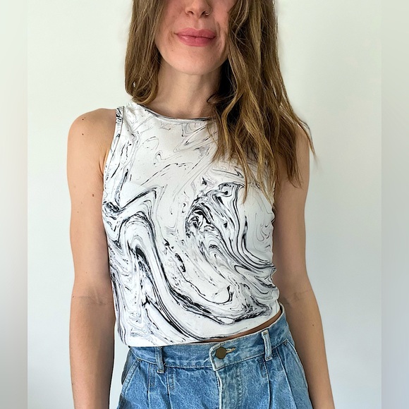 Balance Collection Tops - Balance Collection Yoga Cropped Tank Top Marble Swirl White Gray Design